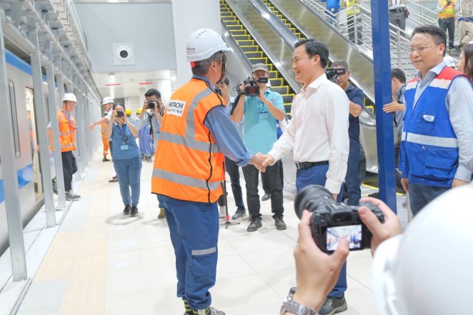 Lãnh đạo TP.HCM lần đầu tiên đi thử toàn tuyến metro