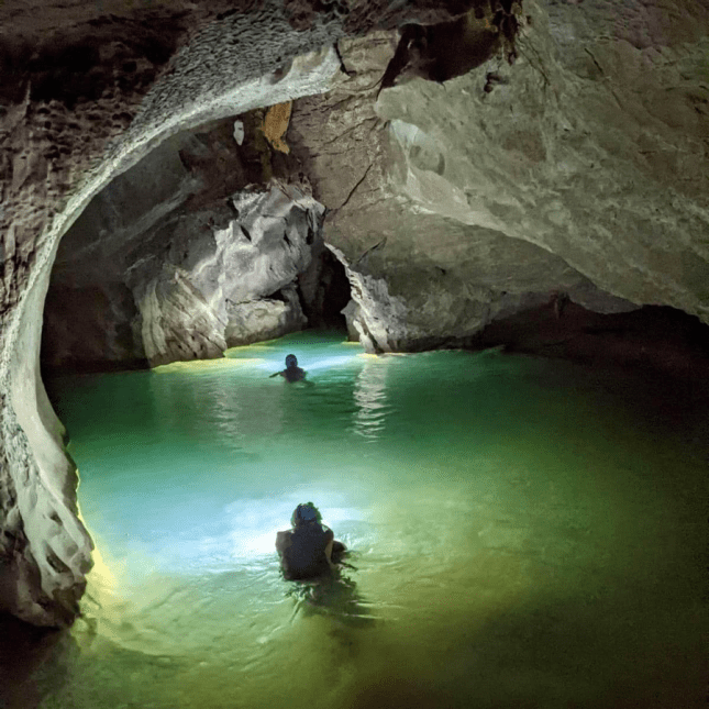 BCRA said that the cave system in Quang Binh always has a temperature of about 22 degrees Celsius, which is very suitable for exploration activities. Photo: BCRA.