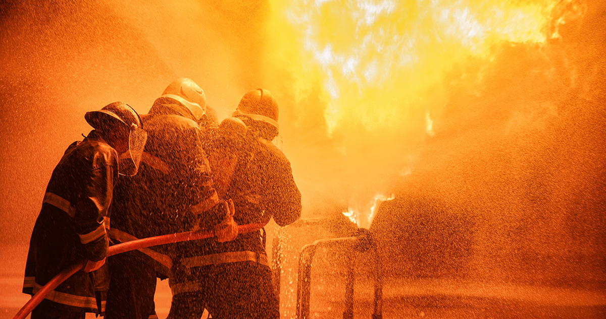 Hanoi High-Rise Fire: Dramatic Rescue in a Cau Giay Apartment Block ...