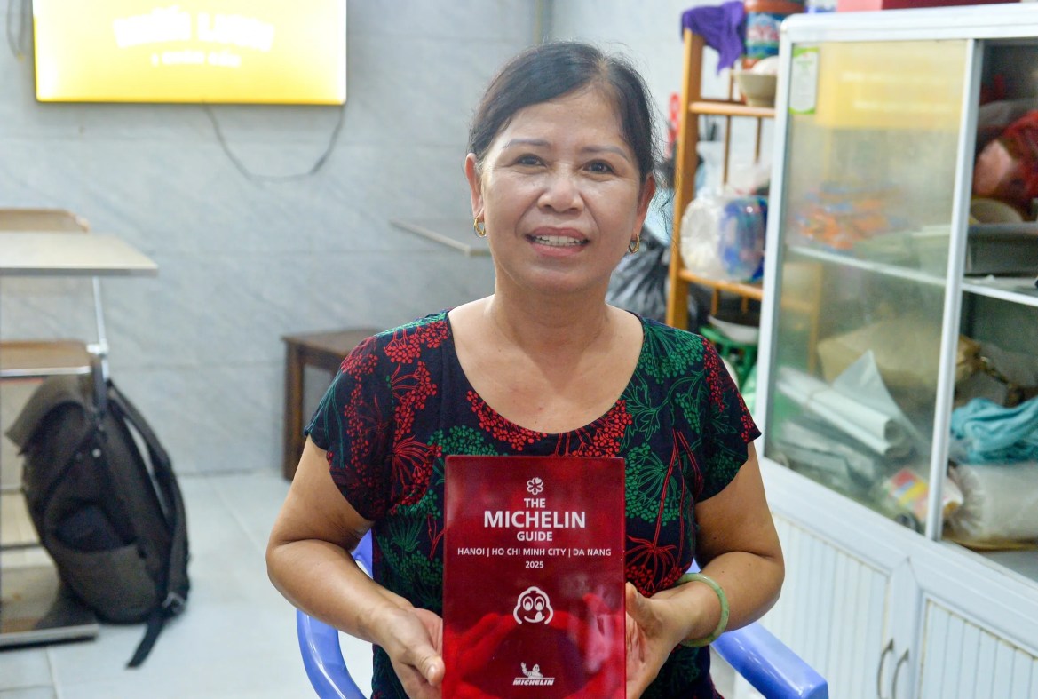 Quán miến lươn 40 năm, bán 700 bát/ngày được Michelin khen 'viên ngọc quý giữa phố cổ'- Ảnh 7.