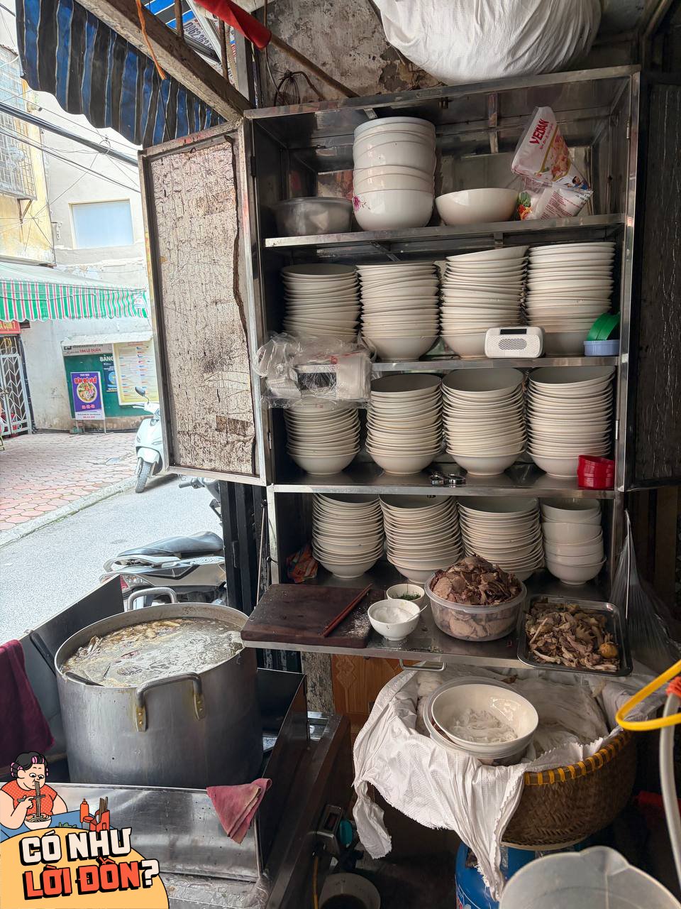 Giữa Hà Nội vẫn có quán phở 23.000 đồng, trà đá 2.000 đồng: Hơn 20 năm bán "giá cũ" giữa thời bão tăng giá - Ảnh 20.