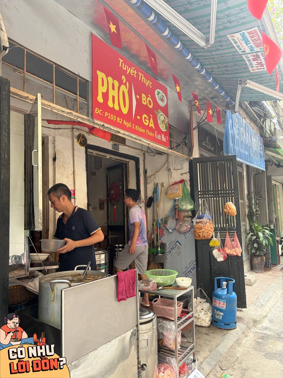 Giữa Hà Nội vẫn có quán phở 23.000 đồng, trà đá 2.000 đồng: Hơn 20 năm bán "giá cũ" giữa thời bão tăng giá - Ảnh 1.