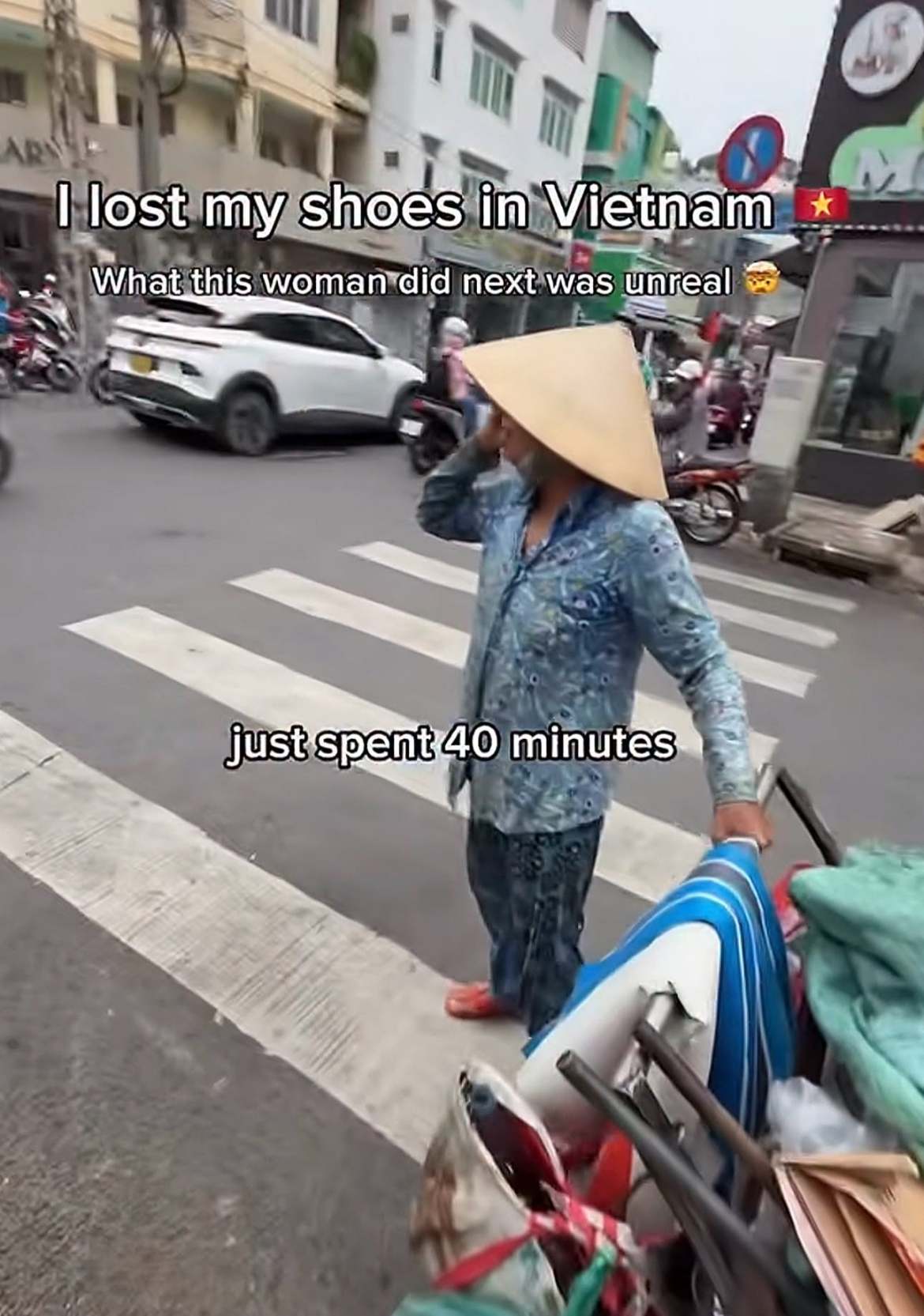 Khách Tây đến TP.HCM lạc mất giày, được “thủ lĩnh” ve chai tìm thấy trong vòng 40 phút: Diễn biến thu về gần 1 triệu view - áº¢nh 5.