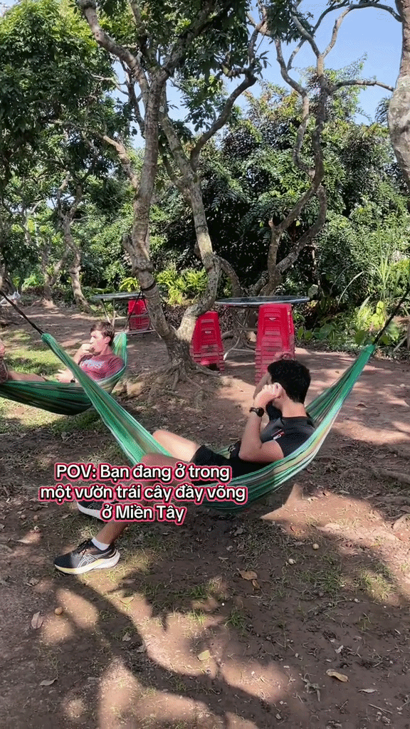 Lý do khách Tây nói “xin lỗi mẹ, con ở lại Việt Nam” sau khi được nằm võng ở miền Tây?- Ảnh 4.