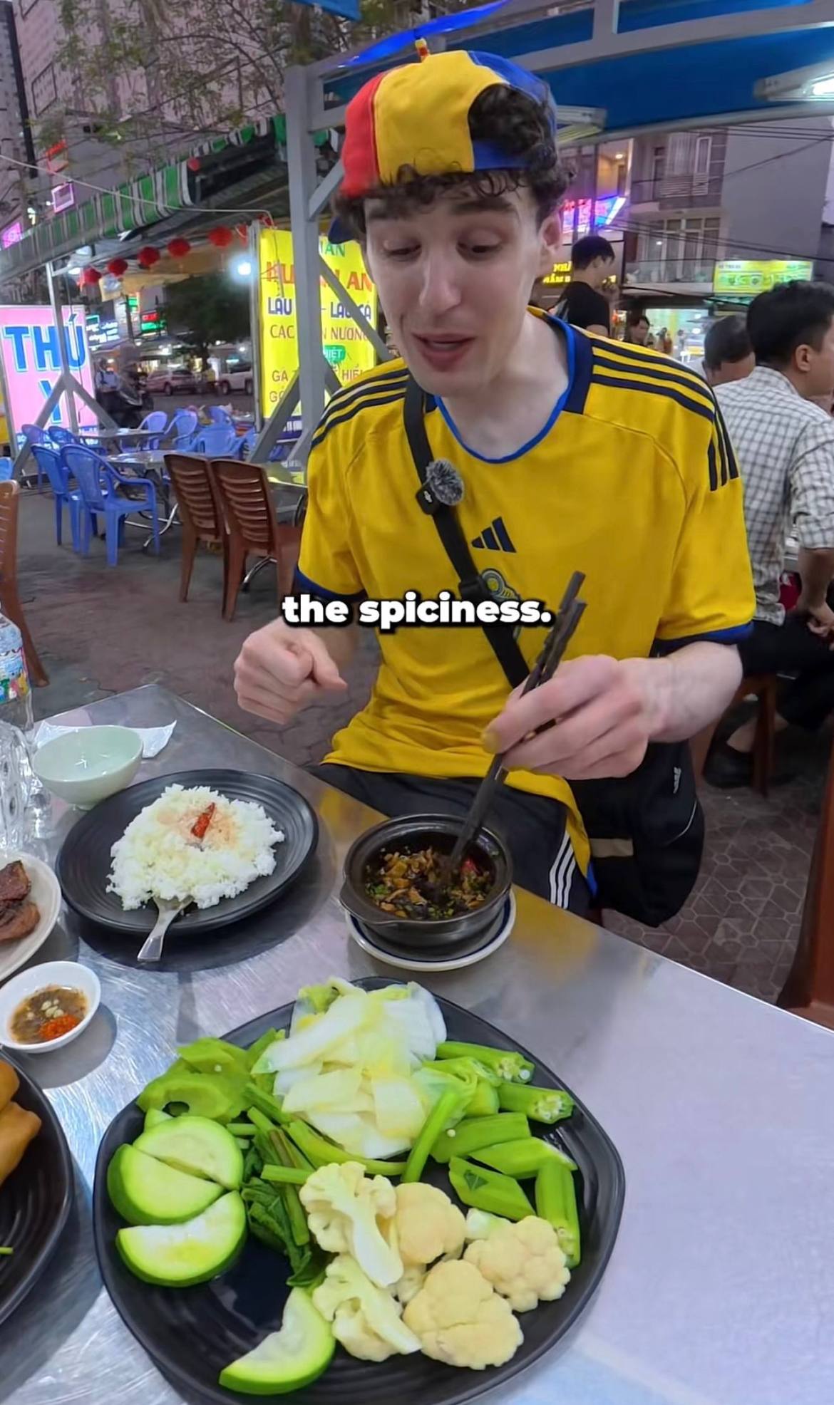 Mâm cơm “phó mặc” cho phục vụ chọn của khách Tây Thụy Điển: Không phở, không bánh mì, ăn xong khen hết lời - Ảnh 5.