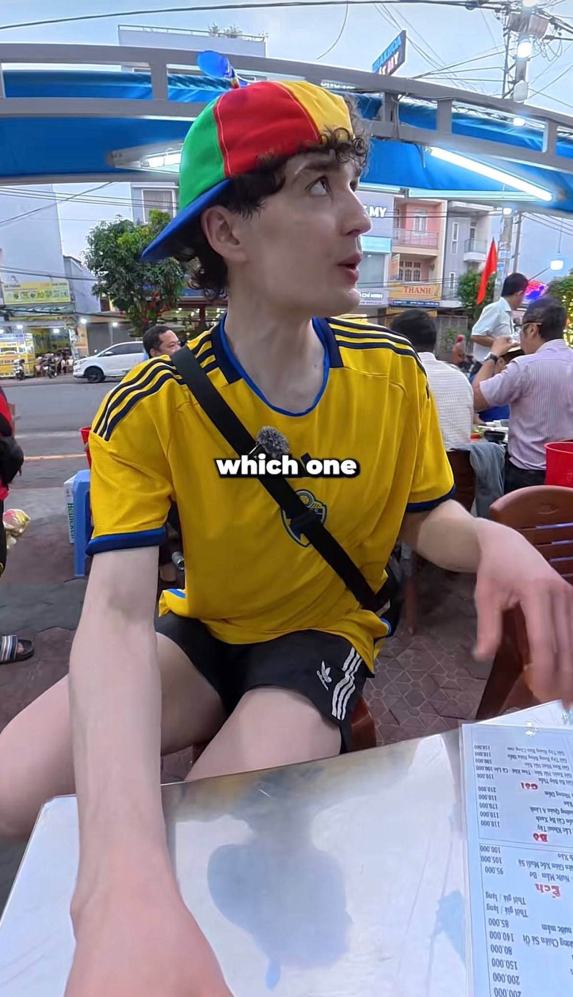 Mâm cơm “phó mặc” cho phục vụ chọn của khách Tây Thụy Điển: Không phở, không bánh mì, ăn xong khen hết lời - Ảnh 1.